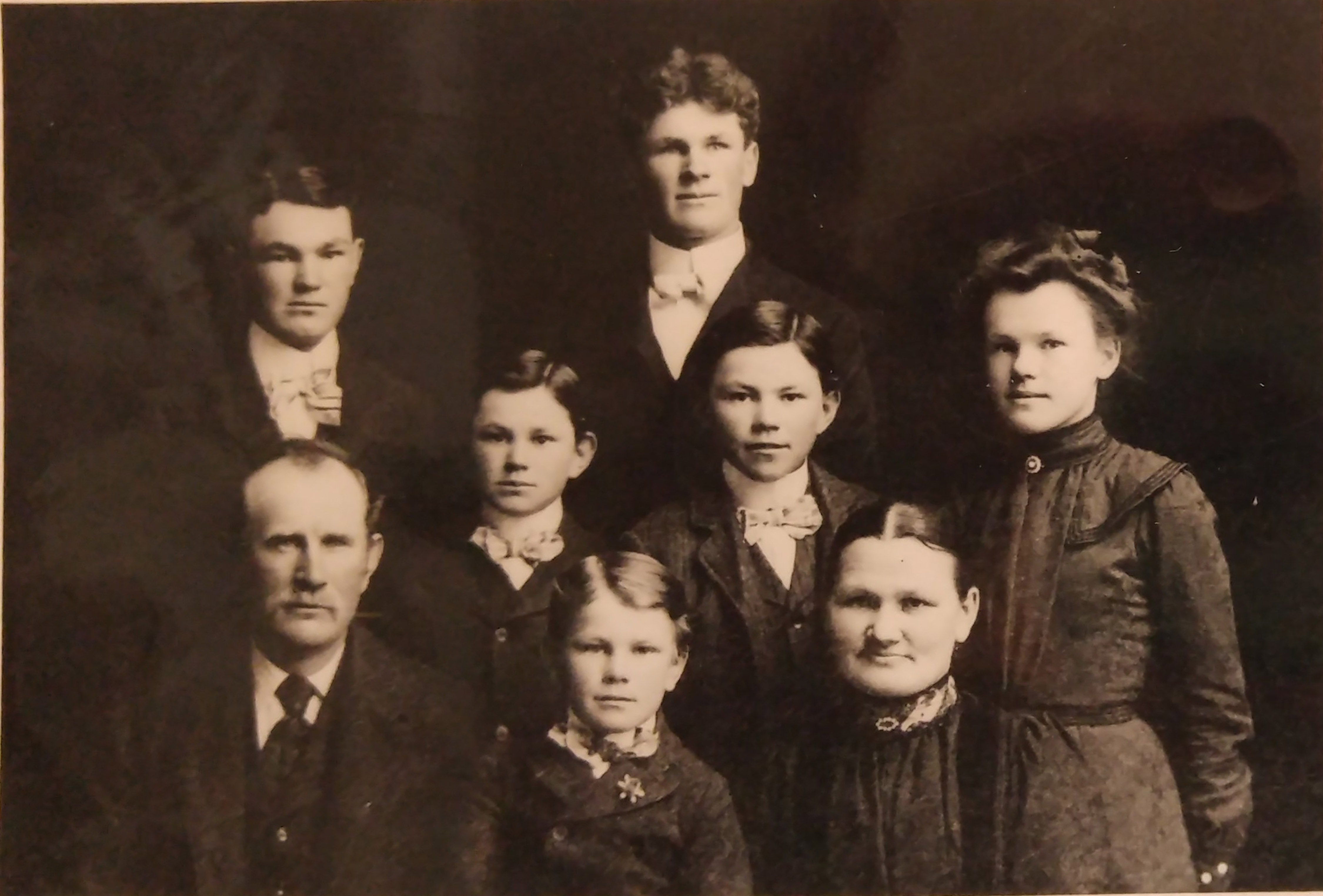 Carl and Lena Toll Family